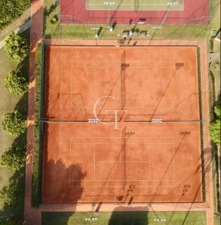 Uma Casa Que Traduz o Silêncio do Luxo no Coração do Vila Real