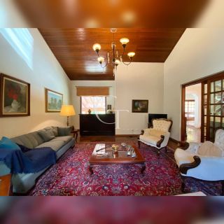 Excelente casa no bairro Alto Palmeiras para locação.