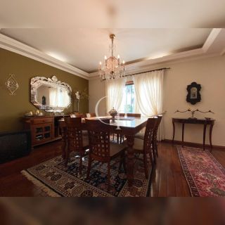 Excelente casa no bairro Alto Palmeiras para locação.