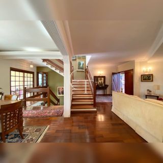 Excelente casa no bairro Alto Palmeiras para locação.