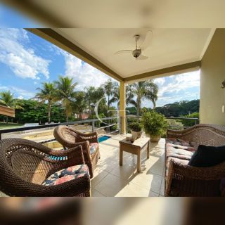 Excelente casa no bairro Alto Palmeiras para locação.