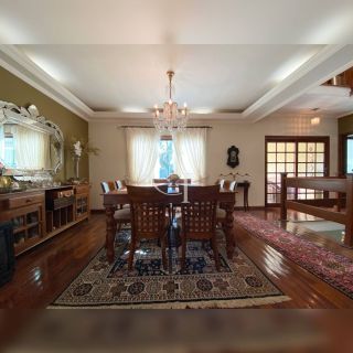 Excelente casa no bairro Alto Palmeiras para locação.