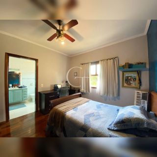 Excelente casa no bairro Alto Palmeiras para locação.