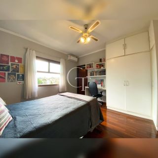 Excelente casa no bairro Alto Palmeiras para locação.