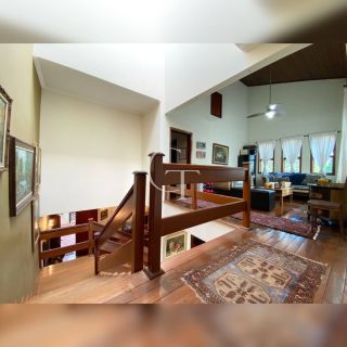 Excelente casa no bairro Alto Palmeiras para locação.