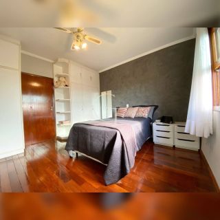 Excelente casa no bairro Alto Palmeiras para locação.