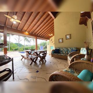 Excelente casa no bairro Alto Palmeiras para locação.