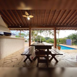 Excelente casa no bairro Alto Palmeiras para locação.