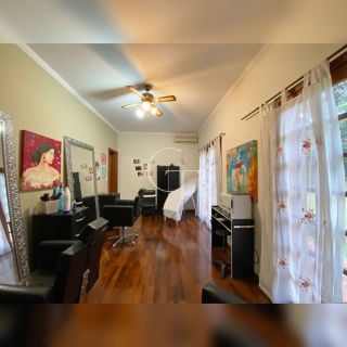 Excelente casa no bairro Alto Palmeiras para locação.