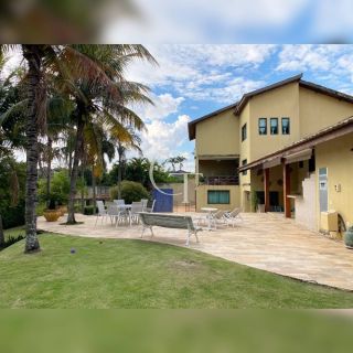 Excelente casa no bairro Alto Palmeiras para locação.