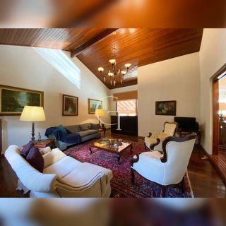 Excelente casa no bairro Alto Palmeiras para locação.