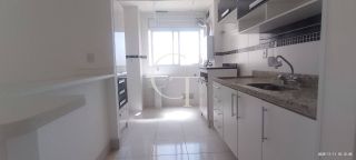 Apartamento á Venda : Oportunidade única com Suíte no Edifício Flores em Itu