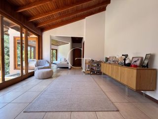 Refúgio Contemporâneo na Fazenda Vila Real com Vista permanente para a mata, 5 suítes e piscina com prainha