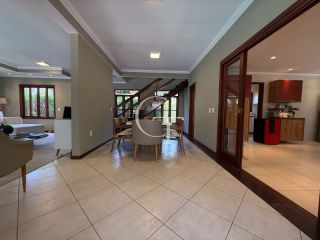 Refúgio Contemporâneo na Fazenda Vila Real com Vista permanente para a mata, 5 suítes e piscina com prainha