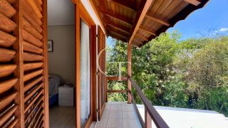 Refúgio Contemporâneo na Fazenda Vila Real com Vista permanente para a mata, 5 suítes e piscina com prainha