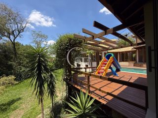 Refúgio Contemporâneo na Fazenda Vila Real com Vista permanente para a mata, 5 suítes e piscina com prainha