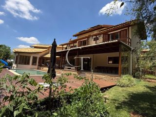 Refúgio Contemporâneo na Fazenda Vila Real com Vista permanente para a mata, 5 suítes e piscina com prainha