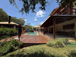 Refúgio Contemporâneo na Fazenda Vila Real com Vista permanente para a mata, 5 suítes e piscina com prainha