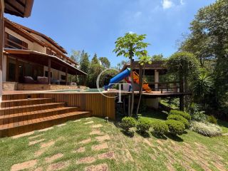 Refúgio Contemporâneo na Fazenda Vila Real com Vista permanente para a mata, 5 suítes e piscina com prainha