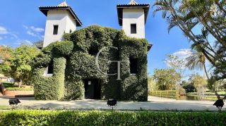 Refúgio Contemporâneo na Fazenda Vila Real com Vista permanente para a mata, 5 suítes e piscina com prainha
