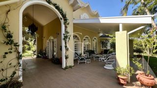 Casa estilo Colonial com Arquitetura Atemporal em Meio à Natureza no Condomínio Fazenda Vila Real -