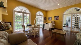 Casa estilo Colonial com Arquitetura Atemporal em Meio à Natureza no Condomínio Fazenda Vila Real -