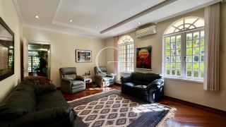 Casa estilo Colonial com Arquitetura Atemporal em Meio à Natureza no Condomínio Fazenda Vila Real -