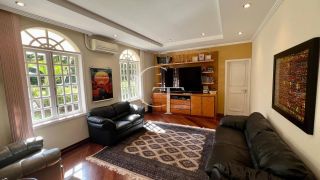 Casa estilo Colonial com Arquitetura Atemporal em Meio à Natureza no Condomínio Fazenda Vila Real -