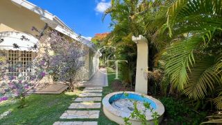 Casa estilo Colonial com Arquitetura Atemporal em Meio à Natureza no Condomínio Fazenda Vila Real -