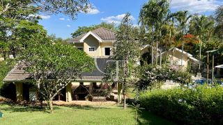 Casa estilo Colonial com Arquitetura Atemporal em Meio à Natureza no Condomínio Fazenda Vila Real -