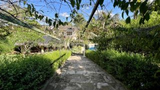 Casa estilo Colonial com Arquitetura Atemporal em Meio à Natureza no Condomínio Fazenda Vila Real -