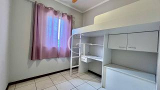Casa á Venda com 3 quartos sendo Suíte e Churrasqueira no Condomínio Riviera, Itu