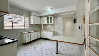 Casa á Venda com 3 quartos sendo Suíte e Churrasqueira no Condomínio Riviera, Itu
