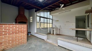 Casa á Venda com 3 quartos sendo Suíte e Churrasqueira no Condomínio Riviera, Itu