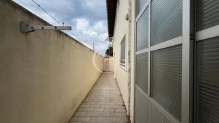 Casa á Venda com 3 quartos sendo Suíte e Churrasqueira no Condomínio Riviera, Itu