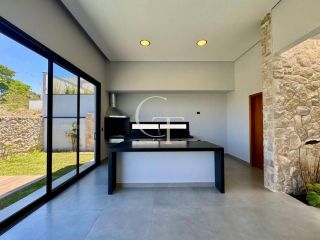 Casa Nova com 3 Suítes e Piscina no Condomínio Alphaville Itu