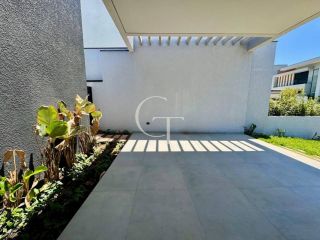 Casa Nova com 3 Suítes e Piscina no Condomínio Alphaville Itu