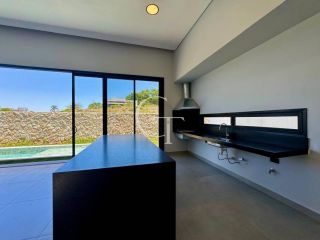 Casa Nova com 3 Suítes e Piscina no Condomínio Alphaville Itu