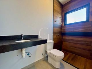 Casa Nova com 3 Suítes e Piscina no Condomínio Alphaville Itu