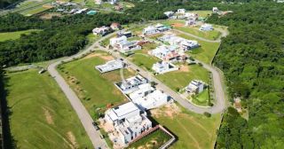 Casa Nova com 3 Suítes e Piscina no Condomínio Alphaville Itu