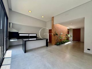 Casa Nova e Moderna com Piscina e 3 Suítes no Condomínio Alphaville Castelo Itu