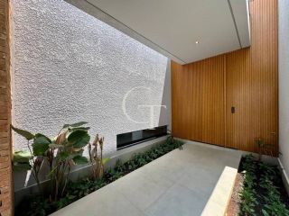 Casa Nova e Moderna com Piscina e 3 Suítes no Condomínio Alphaville Castelo Itu