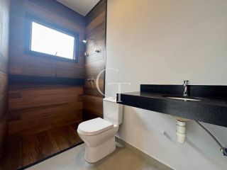 Casa Nova e Moderna com Piscina e 3 Suítes no Condomínio Alphaville Castelo Itu