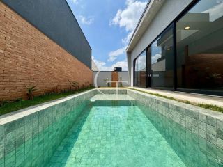 Casa Nova e Moderna com Piscina e 3 Suítes no Condomínio Alphaville Castelo Itu