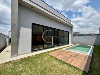 Casa Nova e Moderna com Piscina e 3 Suítes no Condomínio Alphaville Castelo Itu