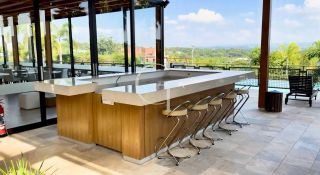 Casa Nova e Moderna com Piscina e 3 Suítes no Condomínio Alphaville Castelo Itu