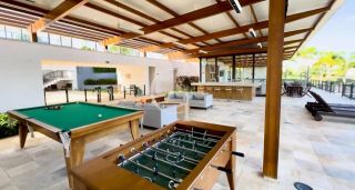 Casa Nova e Moderna com Piscina e 3 Suítes no Condomínio Alphaville Castelo Itu