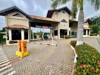 Chácara com Piscina no Condomínio Santa Inês em Itu