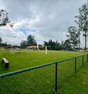 Chácara com Piscina no Condomínio Santa Inês em Itu