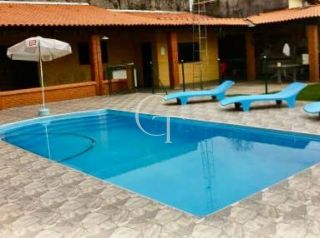 Chácara com Piscina no Condomínio Santa Inês em Itu